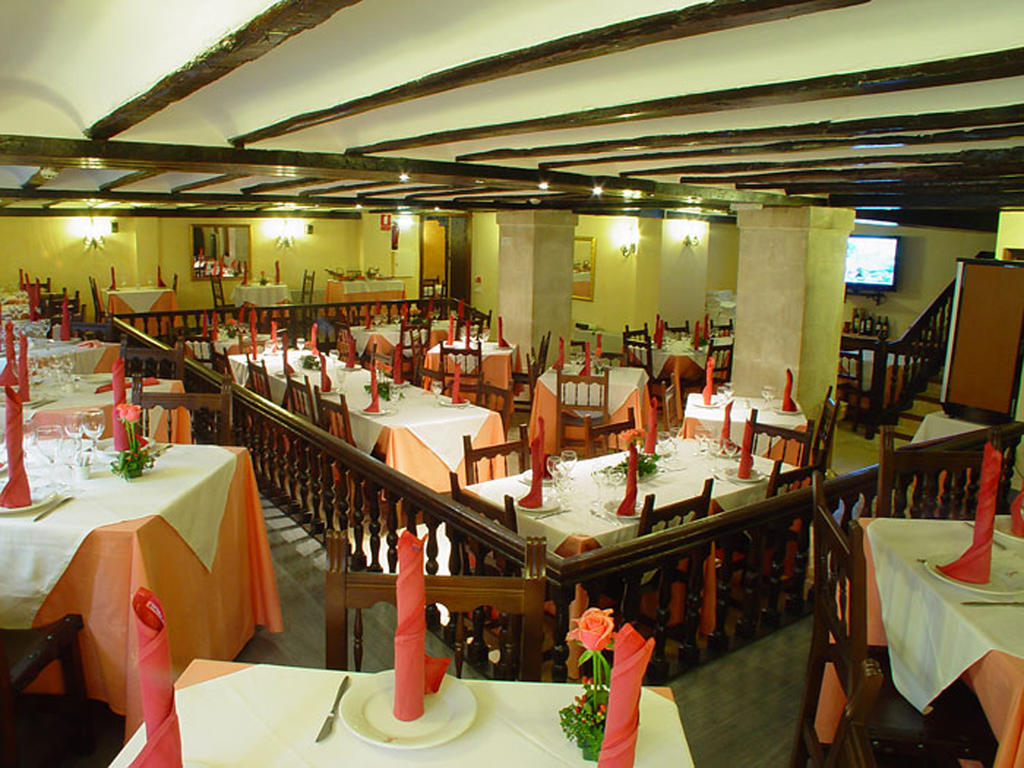 Hotel Nuevo Arlanza كوفاروباياس المظهر الخارجي الصورة